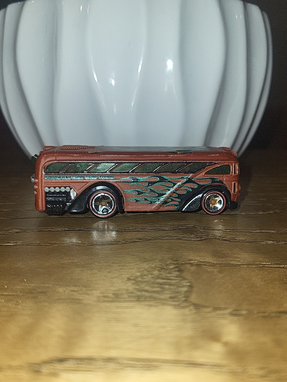 Hot Wheels Treasure Hunt 2000 Surfin' School Bus Redline Edition
